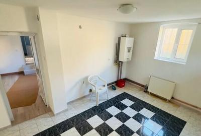 Casă cu 5 camere cu Teren 402 Mp în Central - 4