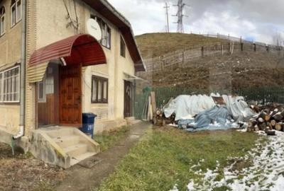 Casă cu 4 camere cu Teren 700 Mp în Central