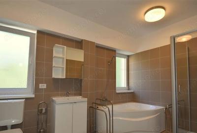 Apartament cu 5 camere decomandat în Medicină - 3