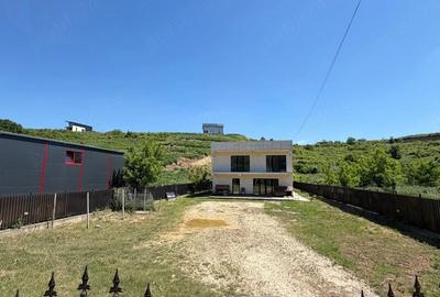 Casă cu Teren 1800 Mp în Central - 7