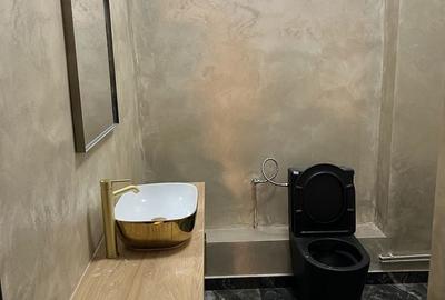 Spațiu comercial, de 211 mp, în Central - 4