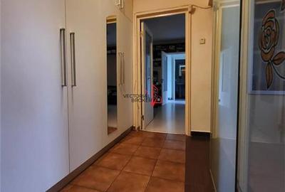 Apartament cu 3 camere semidecomandat, mobilat în Ozana - 5