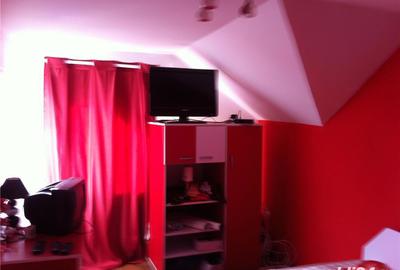 Casă cu 5 camere cu Teren 400 Mp în Teișani - 6