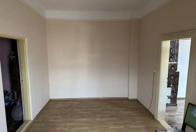 Rahova casa 6 camere - 2