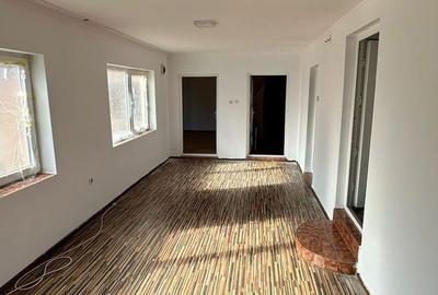 Casă cu 3 camere decomandat cu Teren 275 Mp în Palas - 10
