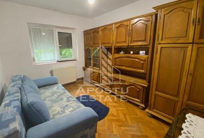 Apartament cu 3 camere decomandat în Girocului - 2