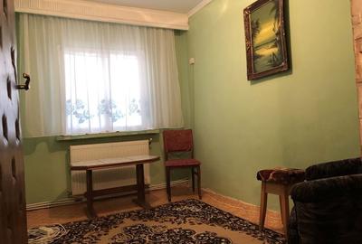 Apartament cu 3 camere decomandat în Costești - 8