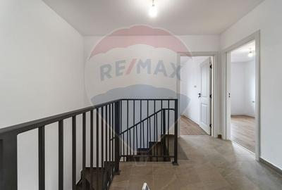 Casă cu 8 camere cu Teren 500 Mp în Tărlungeni - 10