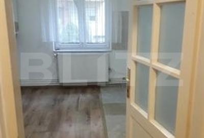 Apartament cu 3 camere decomandat, mobilat în Micro 17