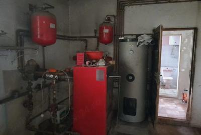Casă cu 10 camere cu Teren 1000 Mp în Angheluș - 3