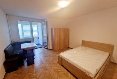 Garsonieră semidecomandată, mobilată în Vatra Luminoasă