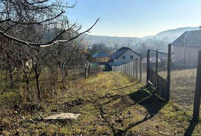 Teren de 1000 mp, în Central - 3