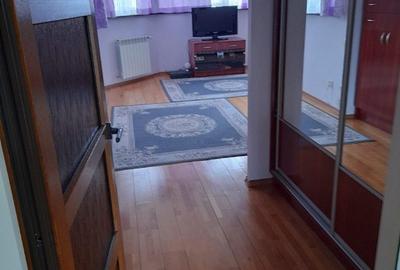 Casă cu 5 camere cu Teren 1400 Mp în Central - 11