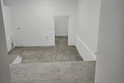 Spațiu comercial, de 100 mp, în Central - 4