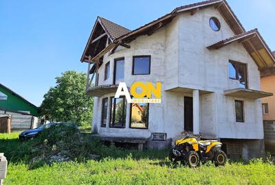 Casă individuală cu 4 camere cu Canalizare în Cetate - 1