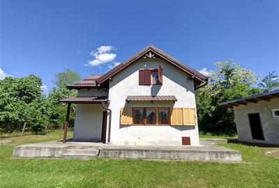Casă individuală cu 3 camere cu Canalizare în Ciclova Română - 1