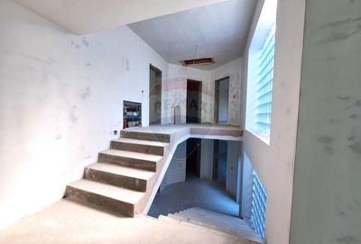 Casa / Vila la gri aproape gata sa devina " acasa" ! - 5