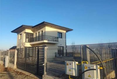 Casă cu 4 camere cu Teren 320 Mp în Central - 5