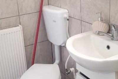 Garsoniera 11 Iunie, aflata la 800 m de metrou Piata Unirii, 250 m Parcul Carol - 13