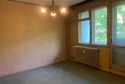Apartament cu 4 camere decomandat în Berceni