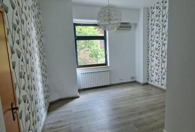 Spațiu comercial, de 289 mp, în P-ța Unirii - 4