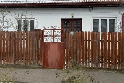 Casă cu 4 camere cu Teren 644 Mp în Lehliu - 6