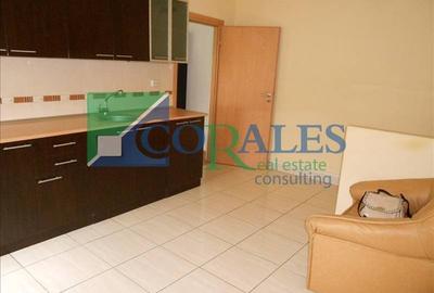 Apartament cu 2 camere semidecomandat, mobilat în Lipovei - 3