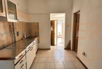 Casă individuală cu 6 camere cu Teren 165 Mp în Tomis I - 9