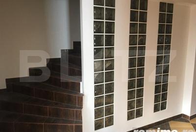 Casă cu 11 camere cu Teren 1700 Mp în Central - 4