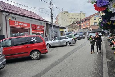 Spa?iu comercial, Pia?a Mircea, Severin - 2