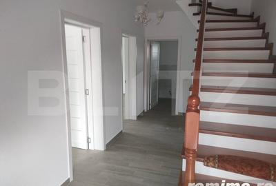 Casă cu 4 camere cu Teren 240 Mp în Central - 9