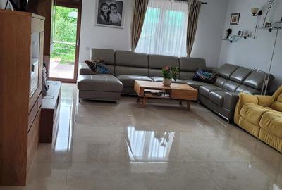Casă cu Teren 800 Mp în Central - 9