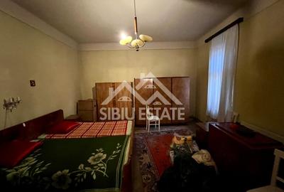 Apartament spatios la casa , 3 camere, zona Piata Cibin - 14