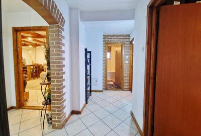 Apartament cu 4 camere decomandat în Est - 2