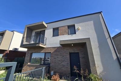 Vanzare vila 4 camere Tunari - 2