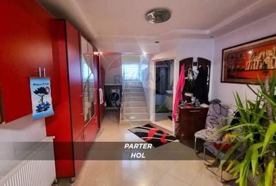 Casă cu 10 camere cu Teren 750 Mp în Central - 16