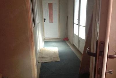 Casă cu Teren 230 Mp în Zănești - 3