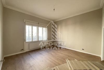 Birou, de 102 mp, în P-ța Maria - 3