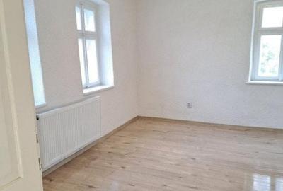 Casă individuală cu 3 camere cu Canalizare în Central - 5