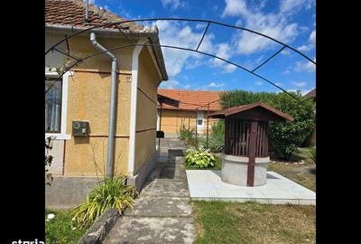 Casă cu 4 camere în Central