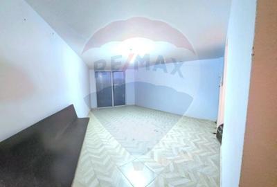 Casa 15 camere de vanzare zona Universitate + spatiu comercial parter - 30