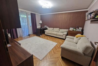 Apartament cu 4 camere decomandat în Calea București - 1