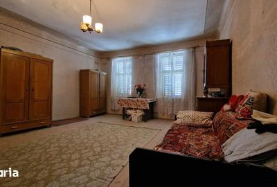 Casă cu 4 camere cu Teren 2984 Mp în Chirpăr - 7