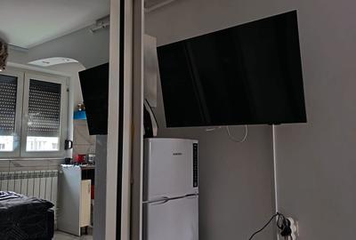 Garsonieră decomandată în Titan