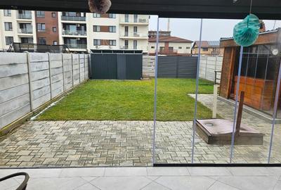 Casa mobilata cu curte - 1