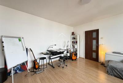 Apartament cu 3 camere în Drumul Taberei