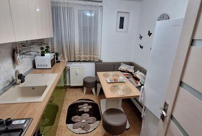Apartament cu 2 camere decomandat în Calea București
