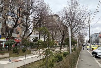 Apartament cu 3 camere semidecomandat în Tineretului - 1