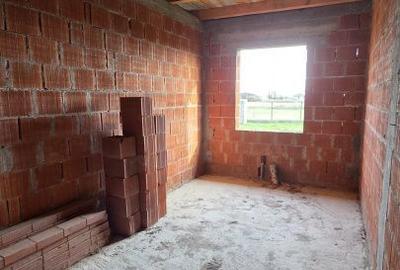 Casă cu 4 camere cu Teren 400 Mp în Central - 10