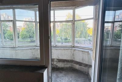 Apartament cu 3 camere semidecomandat în Central - 3